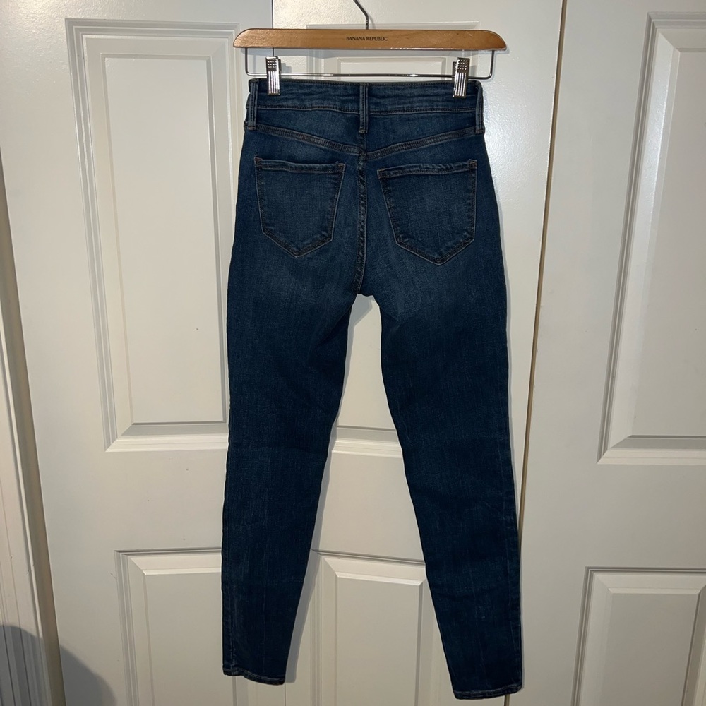 Old navy Rockstar mid rise skinny jeans, size 0